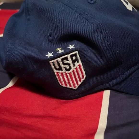 4x champs hat - Picture 2 of 4